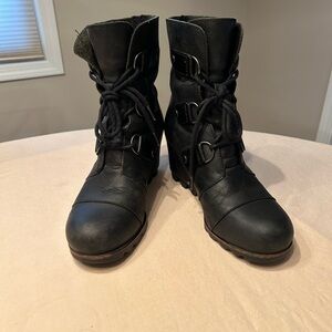 Sorel Joan of Arctic wedge boots size 7.5